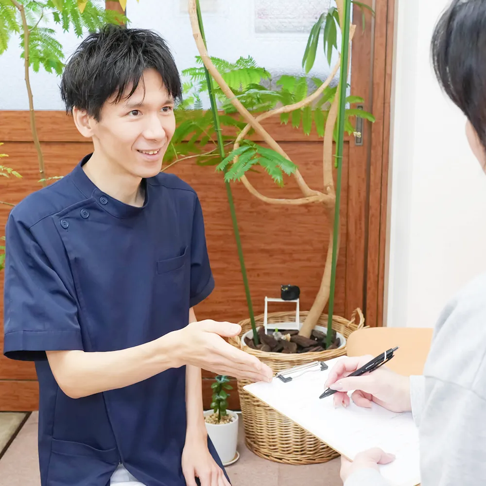 問診票に記入